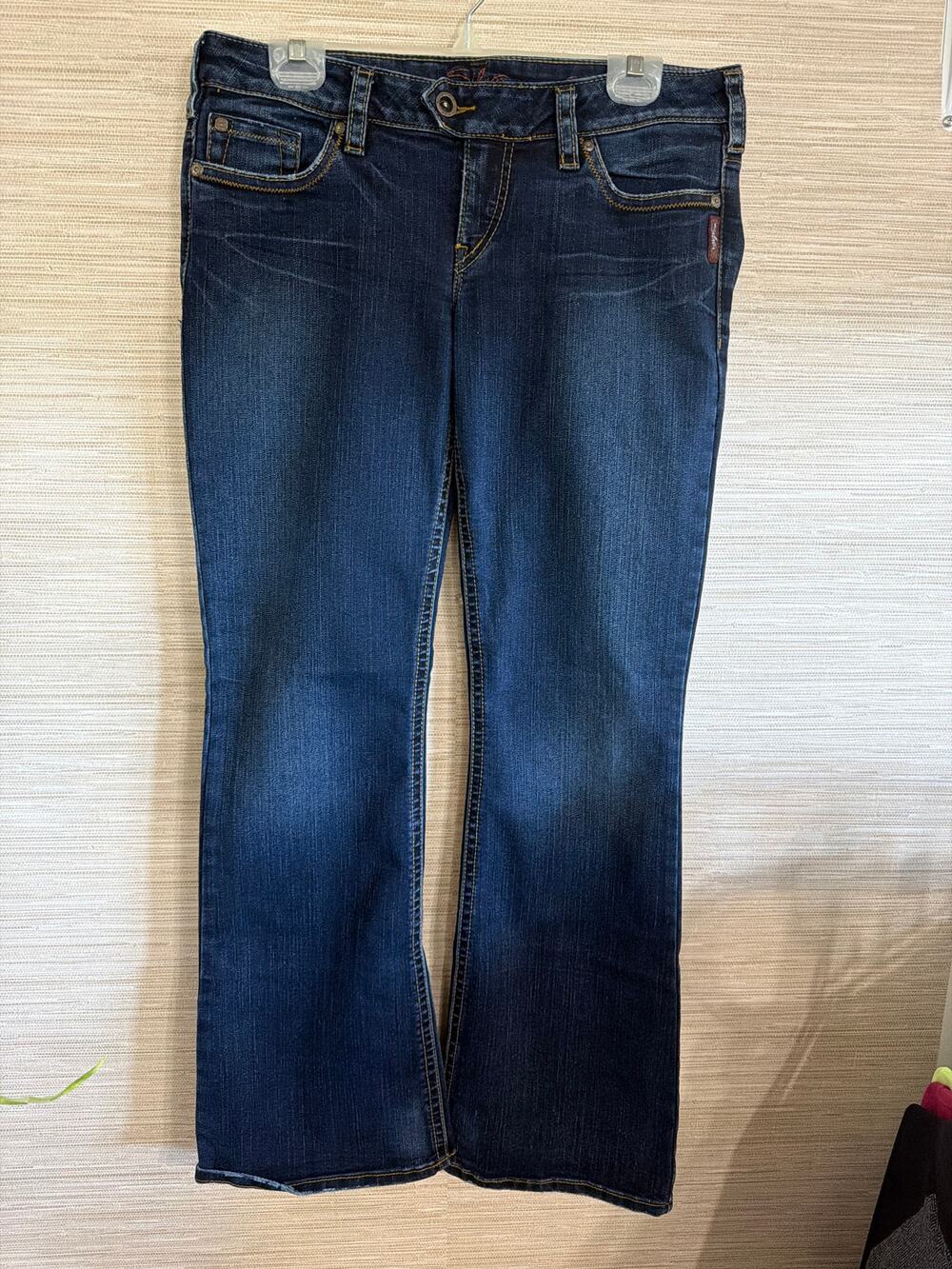 Silver Jeans Co Women's Tuesday size 32/33 Dark Wash Low Rise